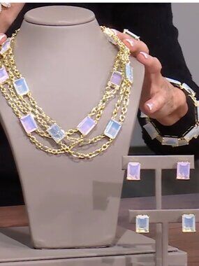 Heidi Daus "In Vogue" Glass and Crystal Necklace & Earring Set Clear NWT